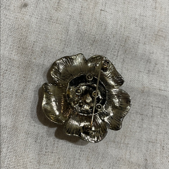 Black Camelia Flower Brooch with Pearl Center - Picture 2 of 3